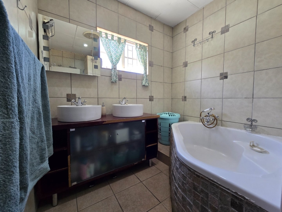 4 Bedroom Property for Sale in Dan Pienaar Free State